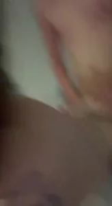 带唇钉的精神小妹被她男友狠狠地后入