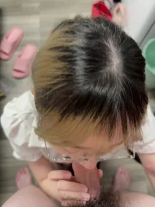 （原创）极品眼镜反差女友 小出租屋四处皆为战场